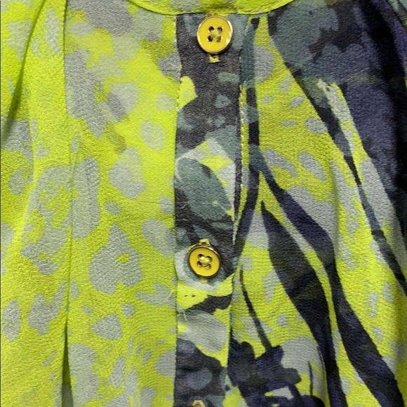 Asymmetrical sheer top - Picture 3 of 3